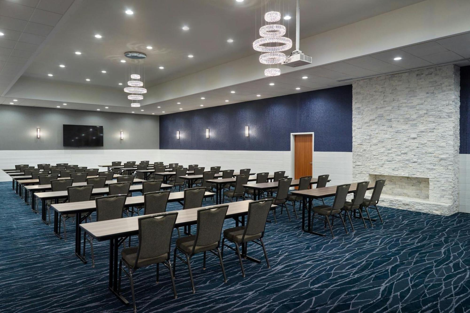 Fairfield & By Marriott 3* Helen