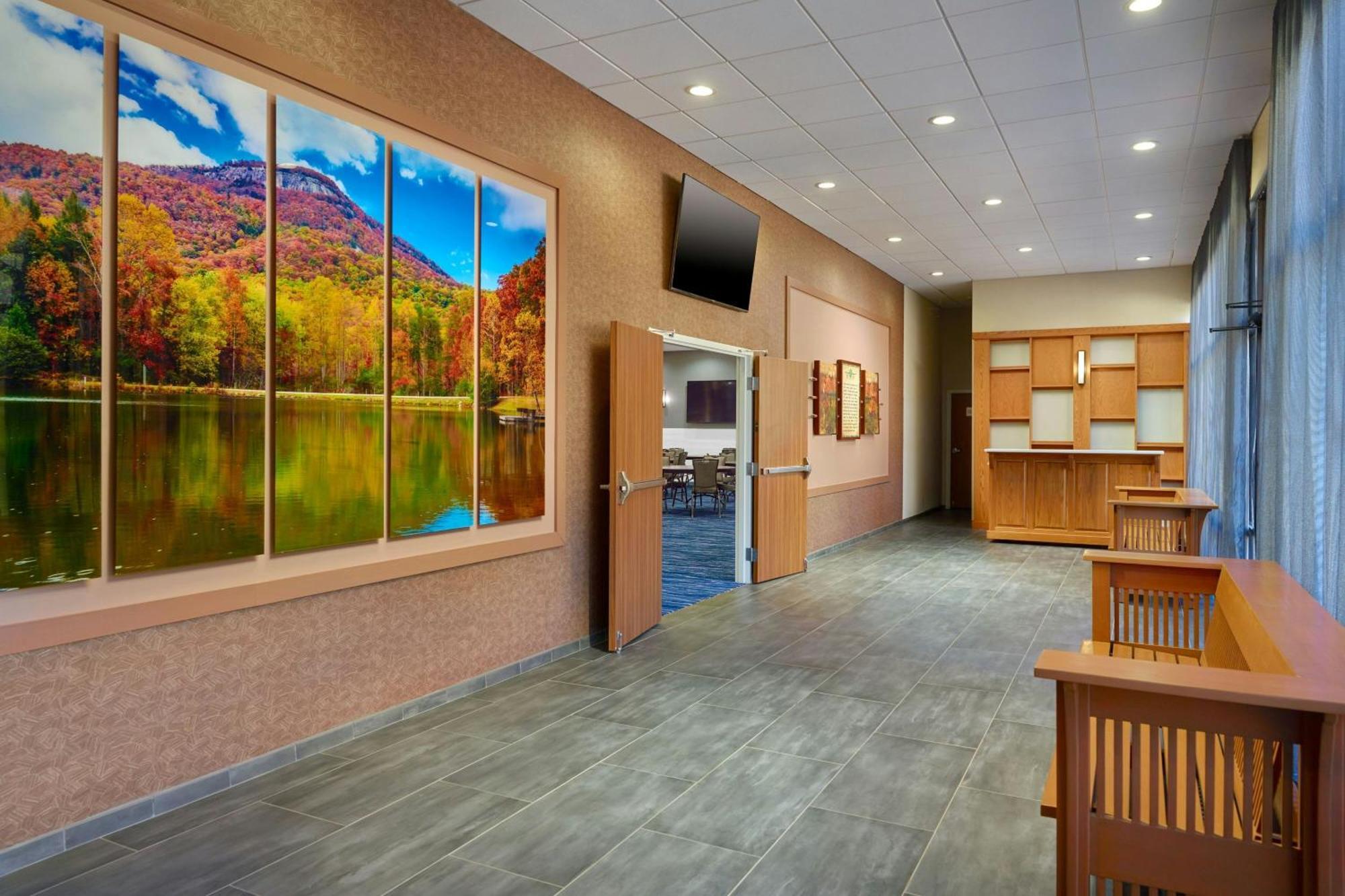Fairfield & By Marriott 3*